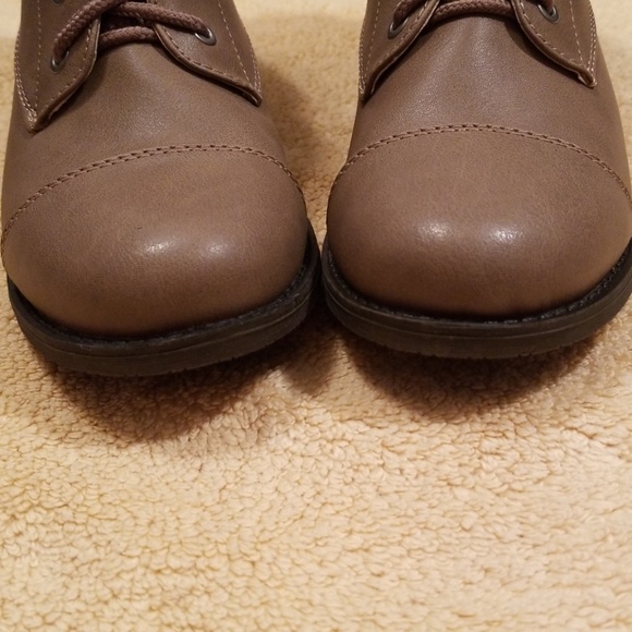 SO Taupe Broadcast Side Zip Booties in Size 6.5M - Picture 3 of 8